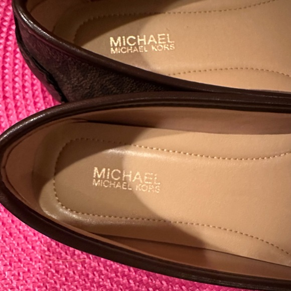 MICHAEL KORS-EUC Women’s Fulton Signature PVC Slip On Ballet Flat Shoes US S6.5 - Picture 5 of 5